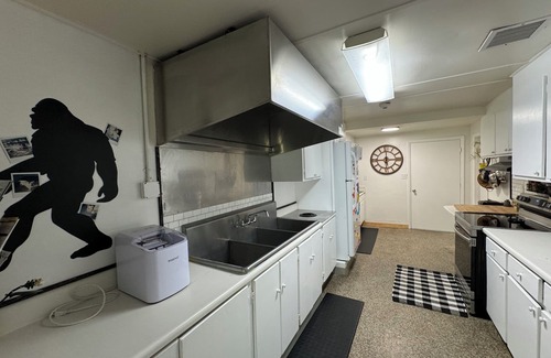 Andrews Casa | 5min to Breweries and 25min to Tail of the Dragon. Pool table + pet friendly!