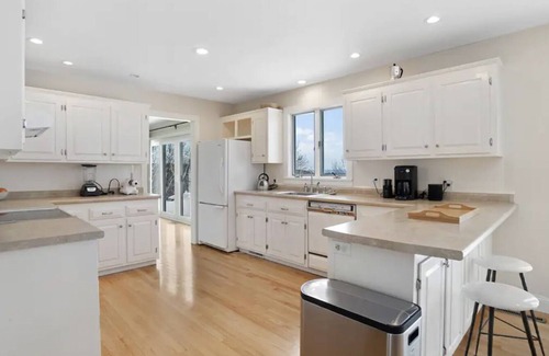 Woodbury Casa | 6-Acre Luxurious Country Home with Goddess Point Lookout