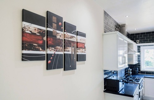 Dudley Casa | 6-bed House - Sleeps 13 - Families & Contractors