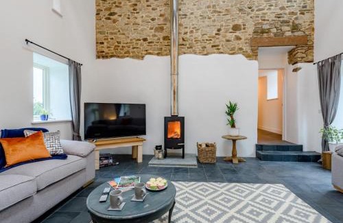 Black Torrington Casa | 6 Bed in Hatherleigh 79407