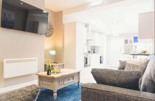 Tamworth Casa | 6 bed Town Centre House ALL with EN-Suite Tamworth