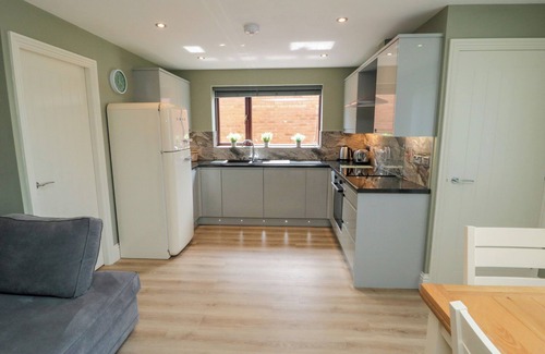 Ampleforth Cabaña | 6 FAIRFAX CLOSE, family friendly, with a garden in Ampleforth