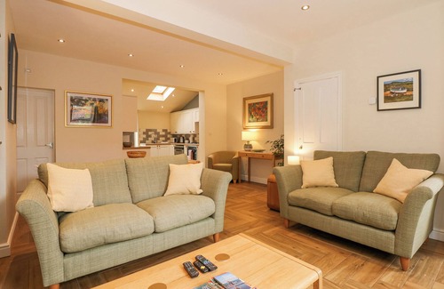 East Runton Cabaña | 6 MELINDA COTTAGE, family friendly, with a garden in East Runton