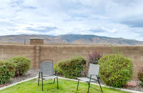 Northwest Reno Casa | 6 Mi to Dtwn Reno Mtn-View Retreat with Fireplace!