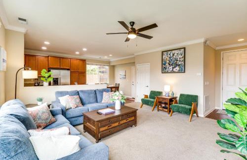 Northwest Reno Casa | 6 Mi to Dtwn Reno Mtn-View Retreat with Fireplace!