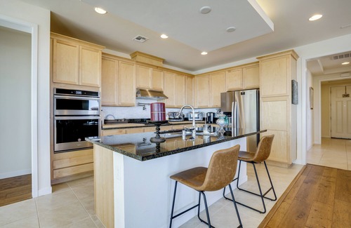 Las Vegas Casa | 6 Mi to Red Rock Canyon! Gem w/ Mtn & Valley Views