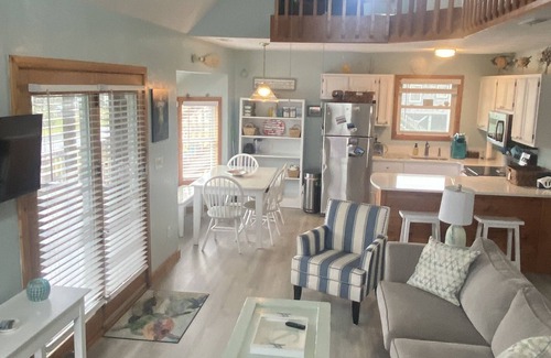 Salvo Casa | "Bienvenido de nuevo" es una cabaña cómoda, amigable con los animales junto al mar!