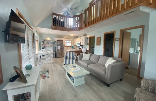 Salvo Casa | "Bienvenido de nuevo" es una cabaña cómoda, amigable con los animales junto al mar!