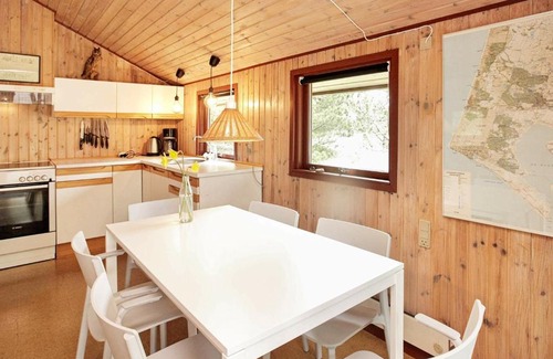 Mosevra Casa | 6 person holiday home in Oksb l