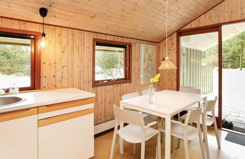 Mosevra Casa | 6 person holiday home in Oksb l