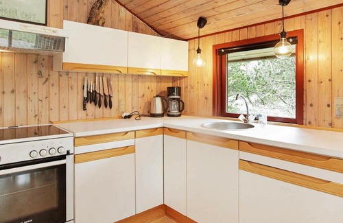 Mosevra Casa | 6 person holiday home in Oksb l