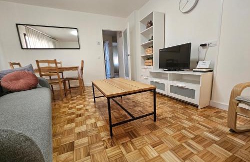 Las Campas y San Claudio Apartamento | 619A Moderno y acogedor apartamento