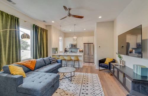 Germantown Casa | Luxurious Twin Homes with Rooftop Patios