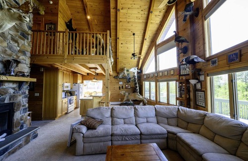 Forksville Casa | 6BR Luxurious Mountain Escape