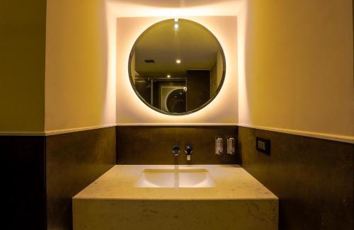 Amer Fort Road Hotel | 7 Apple Hotel Jal Mahal, Jaipur