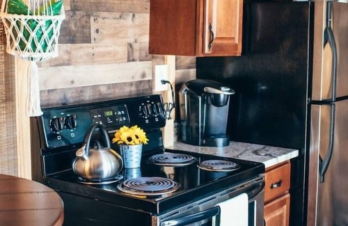 Antioch Cabaña | #7 Tiny House at The Cottages on Petite Lake