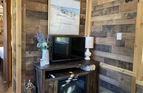 Antioch Cabaña | #7 Tiny House at The Cottages on Petite Lake