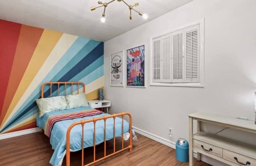 Mission Hills South Casa | 70’s themed Boogie Nights Home with heated pool