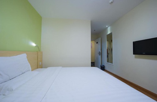 Tianhe Hotel | 7Days Inn Guangzhou Tianhe Tianpingjia Subway Station