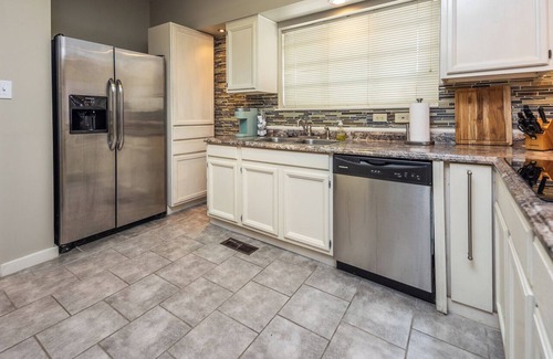 Cooper-Young Historic District Casa | 8 guests~Pool~Steam Room!~Great Midtown Memphis Location