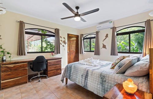 Junquillal Complejo | Oasis de 7 Casas Artísticas con Jardín, Yoga Shala, Comedor, Piscina y Ice-bath