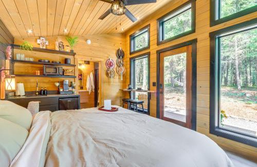 Athol Apartamento | 8 Mi to Farragut State Park Wooded Cabin Escape!
