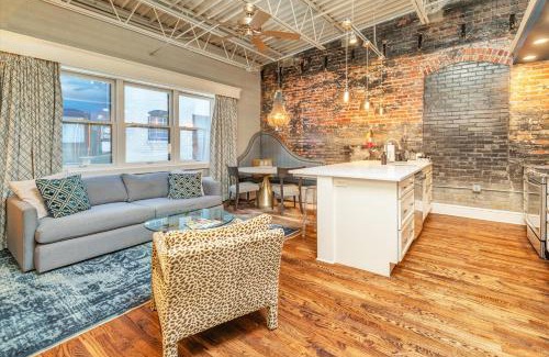 Downtown Asheville Apartamento | 80 Lex 203 Eclectic Industrial Apt