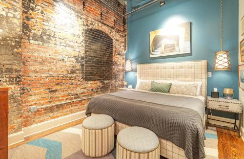 Downtown Asheville Apartamento | 80 Lex 203 Eclectic Industrial Apt