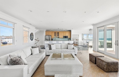 West Hampton Dunes Casa | 8BR Glamorosa casa frente al mar con piscina + jacuzzi. Ofertas de última hora disponibles!