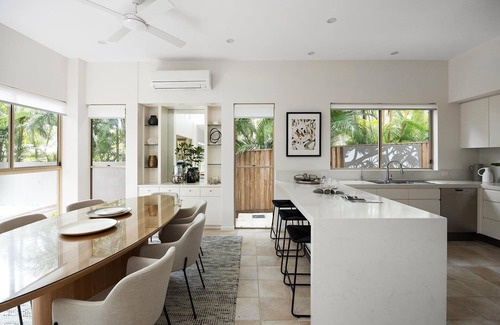 Noosa Heads Casa | 9 Little Cove Rd, Noosa Heads - Rest & Relax