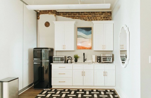 Maryville Apartamento | 9 to 5 Suite - Covington Lofts