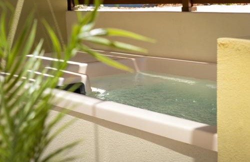 Rhodes Hotel | Açai Plant Based Hotel