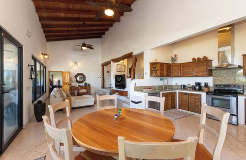 El Cerro Villa | Una pieza privada de lujo de 3 dormitorios en el corazón de Manuel Antonio