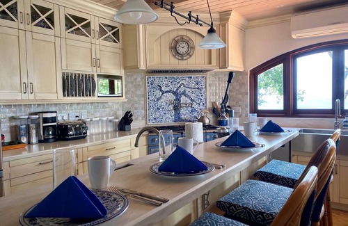 Morne Rouge Villa | Una hermosa villa frente al mar