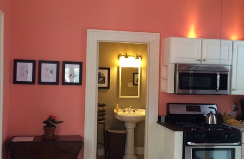 Saint Roch Cabaña | Un joyero hermoso ... Esta casa está pintada Negro!