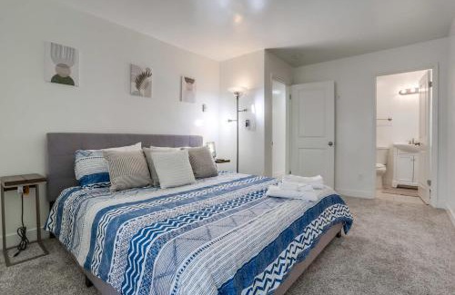 Village of La Jolla Casa | A-C 3 Blocks to Ocean Downtown La Jolla Remodel