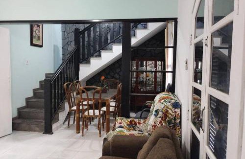 Iguaba Grande Casa | A Casa para a sua Família em Iguaba Grande, até 9 pessoas