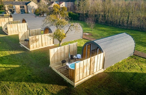 Wells Cabina | A chalet that sleeps 2 guests in 1 bedroom
