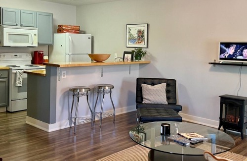 Athens Casa | A Charming 1-bed Loft Apt 1.8mi to UGA in delightful Athens GA Lake neighborhood