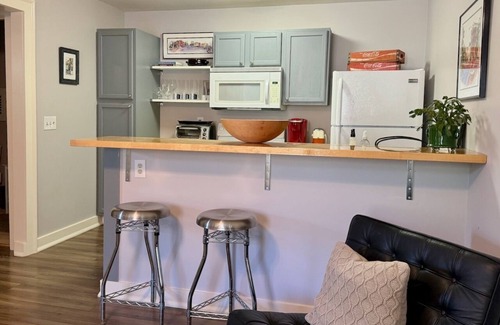 Athens Casa | A Charming 1-bed Loft Apt 1.8mi to UGA in delightful Athens GA Lake neighborhood