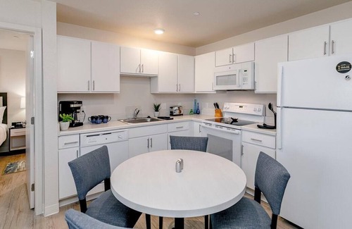 Centennial Apartamento | A Charming Family-friendly Community in Denver Tech Center