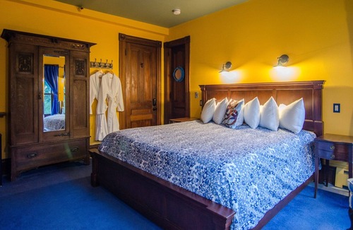 Shelburne Cama Y Desayuno | Suite para parejas de 2 dormitorios con desayuno completo personalizado en el centro de Shelburne VT