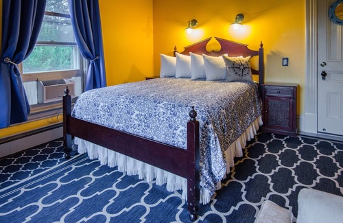 Shelburne Cama Y Desayuno | Suite para parejas de 2 dormitorios con desayuno completo personalizado en el centro de Shelburne VT