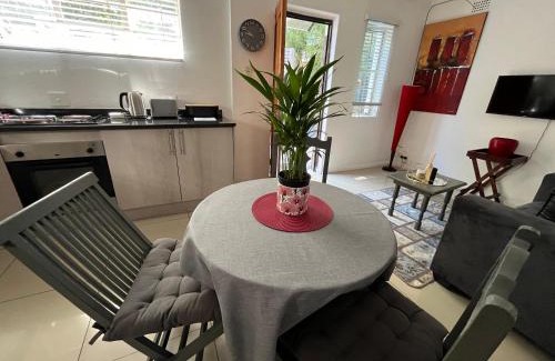 Greater Johannesburg Metropolitan Area Apartamento | A cozy cottage in Bryanston