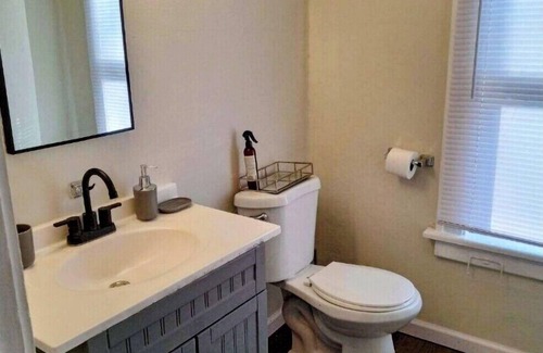 St. Louis Casa | A cozy Home for the Traveling Women - Women only please. Rooms for rent