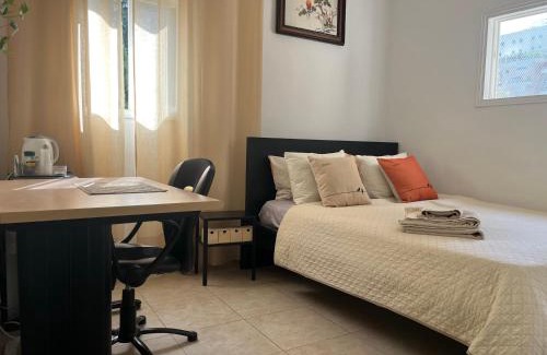 Ramat Gan Casa | A cozy room economy class in the central thriving area next to Shiba & Bar Ilan
