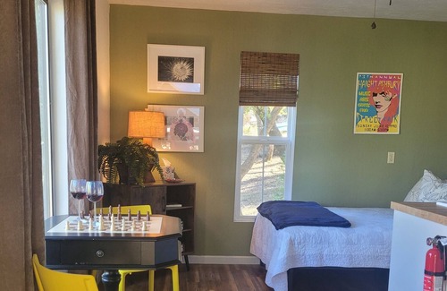 Volcano Cabaña | A cozy winter skier's cabin, or summer retreat-Explore the Gold Country!