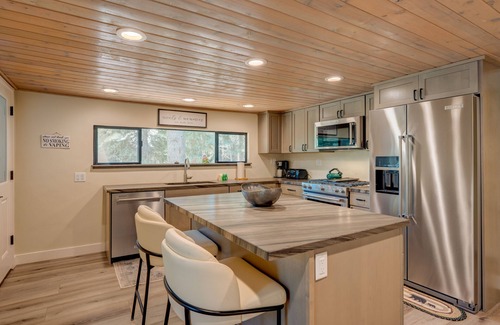 Ridgewood Casa | Acogedora chimenea de leña, con gran terraza y sala de juegos con mesa de billar