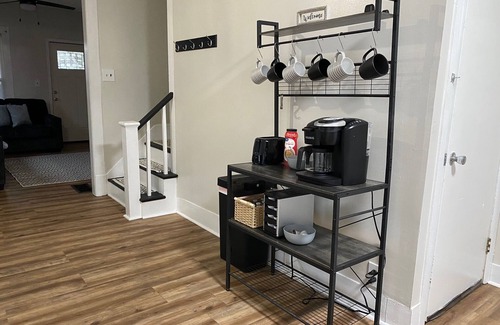 Geneva Casa | A great stay, close to Spire, GOTL, & Wineries....King Bed!