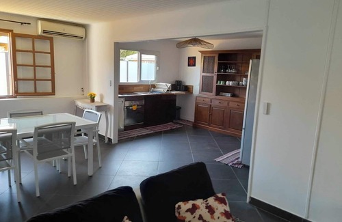 Noumea Villa | Villa con piscina, cerca de playas y actividades.